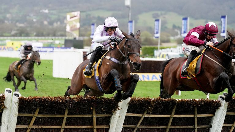 Golden Ace impressively won the Mares Novices' Hurdle