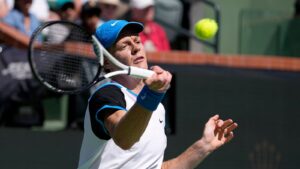 Read more about the article BNP Paribas Open: Jannik Sinner extends unbeaten run as defending champion Carlos Alcaraz wins Indian Wells opener | Tennis News