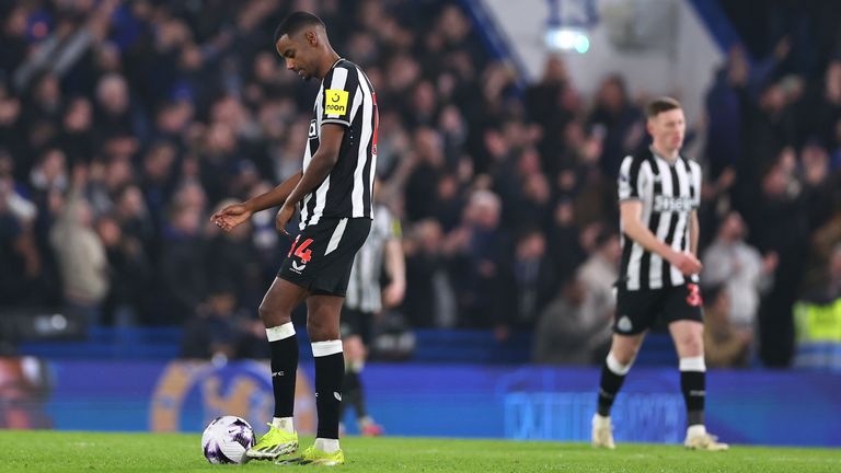 Alexander Isak looks dejected during Chelsea's win over Newcastle