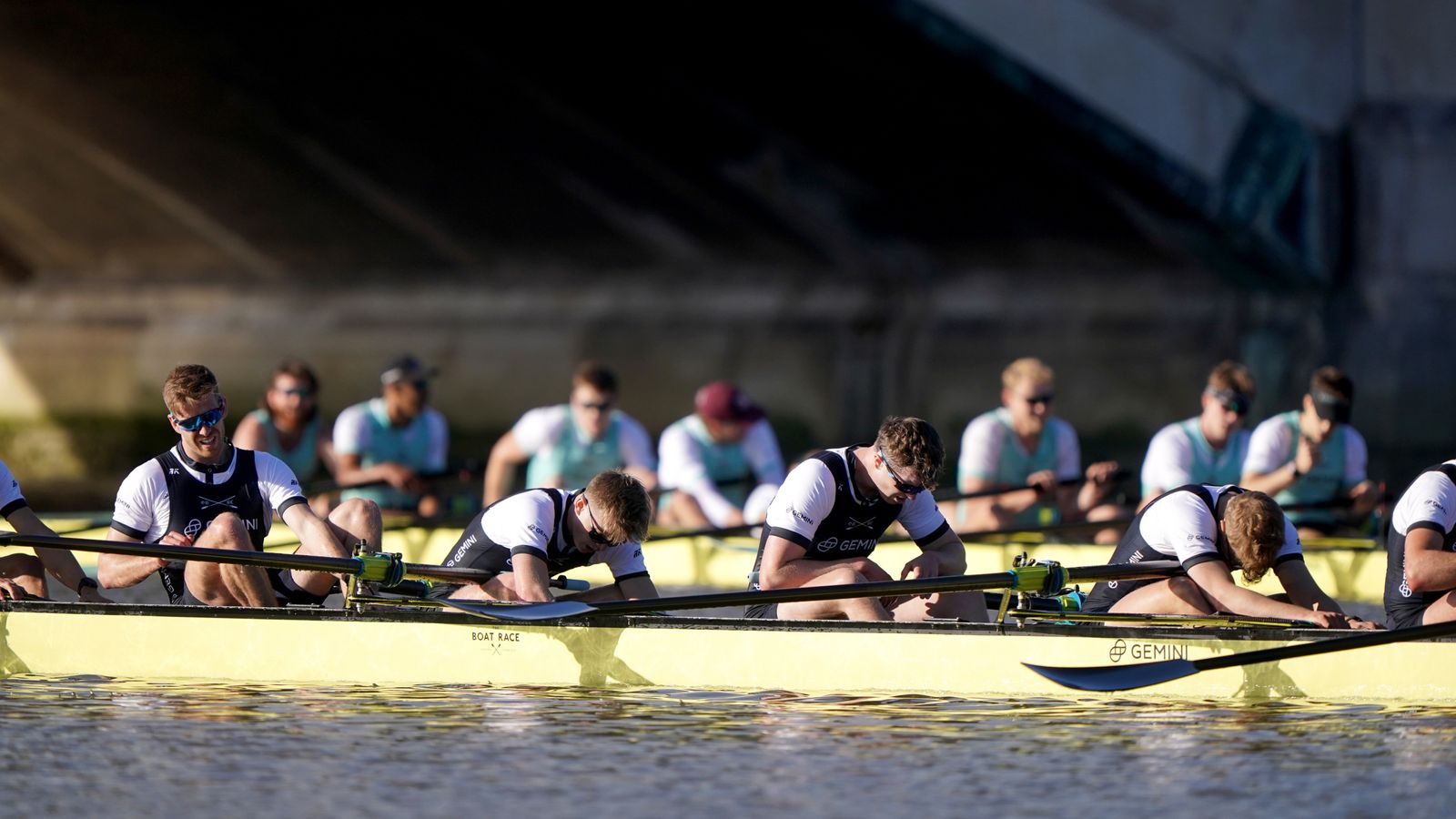 Read more about the article Boat Race 2024: Oxford rower criticises ‘poo’ in Thames after defeat to Cambridge