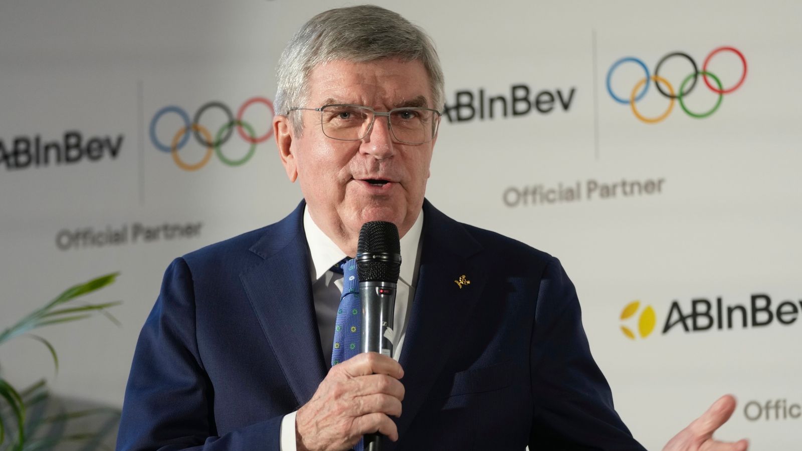 You are currently viewing Olympics: IOC claims president Thomas Bach targeted by hoax phone call from Russian group