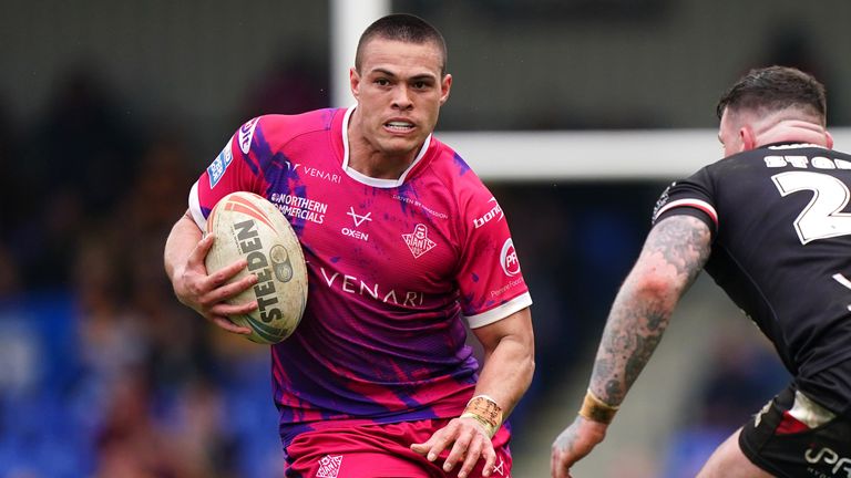 Tui Lolohea led the way for Huddersfield as they defeated London