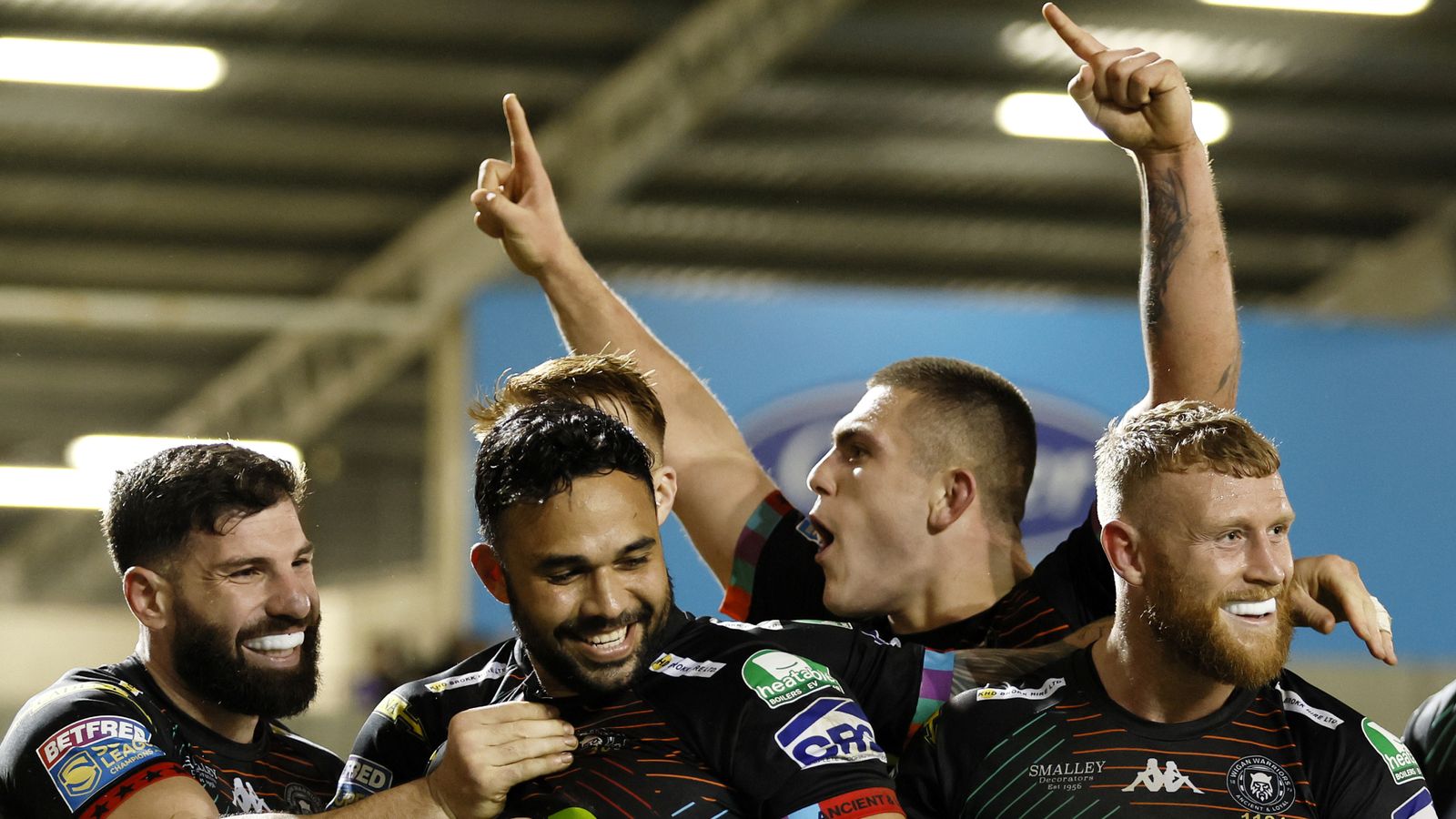 Read more about the article Salford Red Devils 12-22 Wigan Warriors: Super League leaders come from behind to maintain winning start to season | Rugby League News