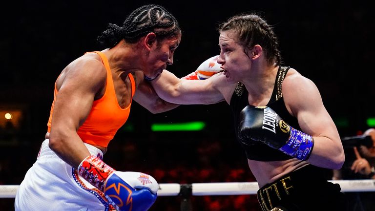 Katie Taylor vs Amanda Serrano 