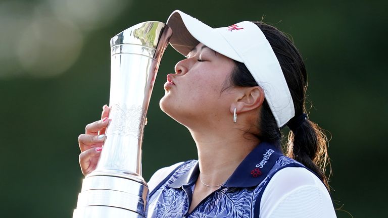 Lilia Vu celebrates her AIG Women's Open win at Walton Heath