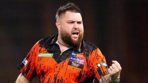 Read more about the article Michael Smith wins first darts ranking title in 11 months at Players Championship 9 in Hildesheim | Darts News