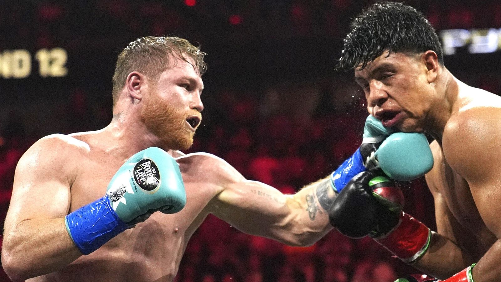 Read more about the article Saul ‘Canelo’ Alvarez floors Jaime Munguia in fourth round during a unanimous decision victory in Las Vegas | Boxing News