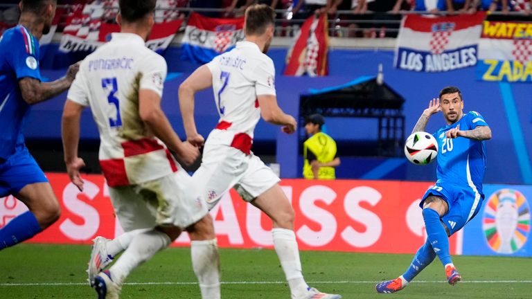 Italy's Mattia Zaccagni scores his side's opening goal during a Group B match between Croatia and Italy at the Euro 2024 soccer tournament in Leipzig, Germany, Monday, June 24, 2024. (AP Photo/Petr David Josek)