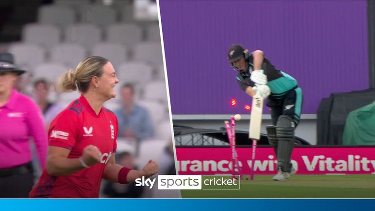 England&#39;s Danielle Gibson bowled an excellent inswinger to get Sophie Devine out.