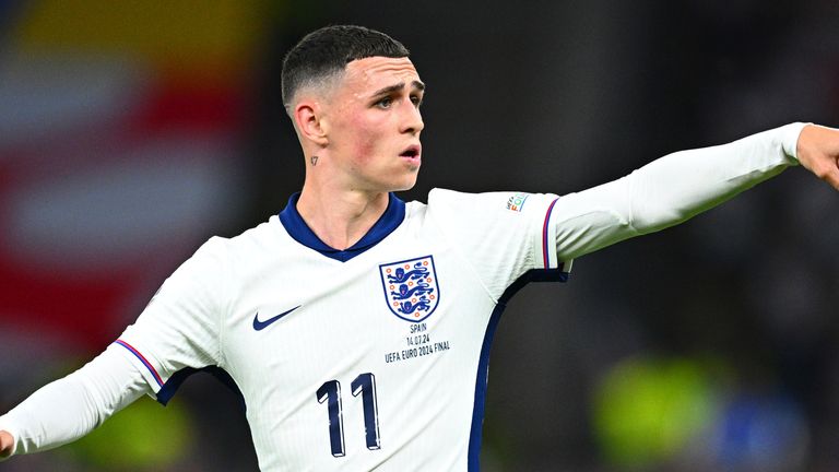 Phil Foden was deployed in a more central area