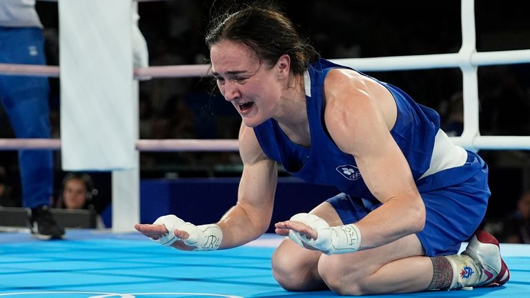 Ireland's Kellie Harrington celebrates winning gold after defeating China's Yang Wenlu in their women's 60 kg final boxing match at the 2024 Summer Olympics, Tuesday, Aug. 6, 2024, in Paris, France. (AP Photo/John Locher)