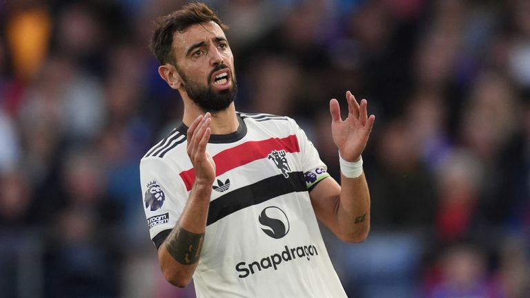 Bruno Fernandes rues a missed chance to score at Selhurst Park