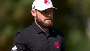 Read more about the article Tyrrell Hatton: English golfer slammed after ‘not acceptable’ club snap at DP World Tour Campionship | Golf News